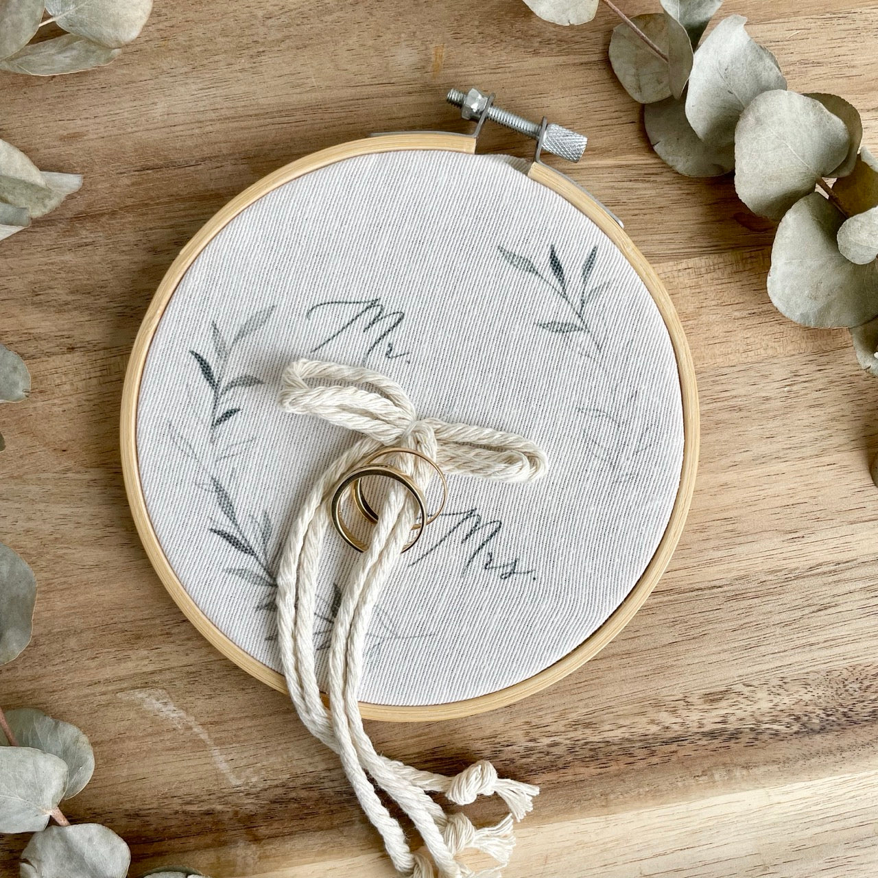 Ringkissen Stickrahmen Ava | Mr & Mrs