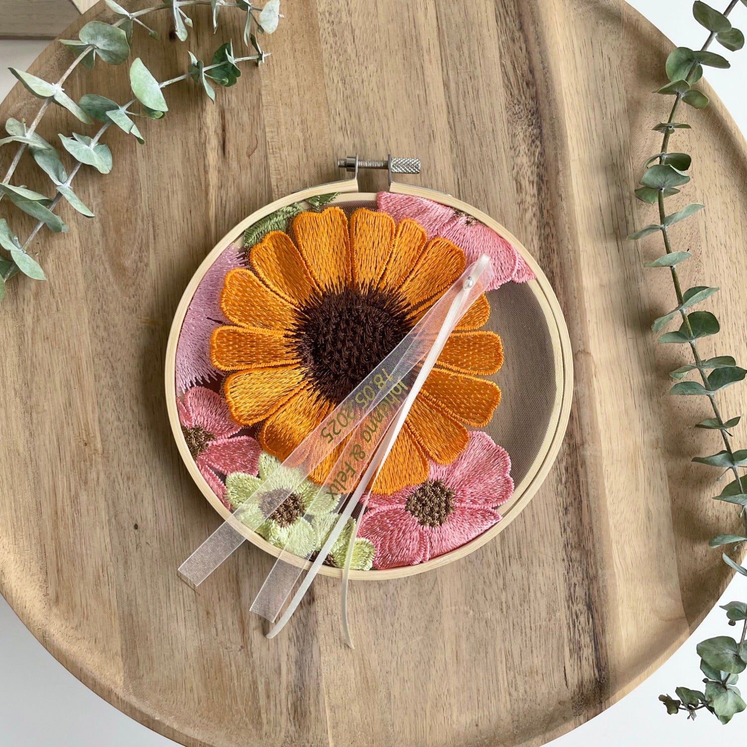 Ringkissen Stickrahmen im Wildblumenstil | 3D-Blumen | Limited