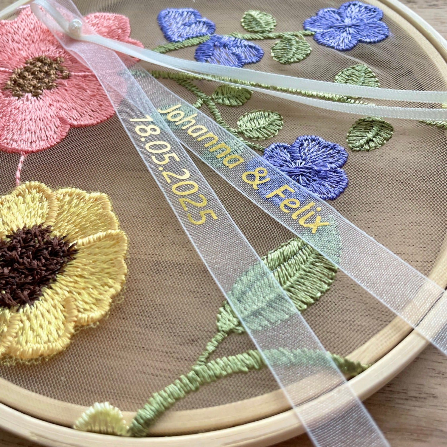 Ringkissen Stickrahmen im Wildblumenstil | 3D-Blumen | Limited