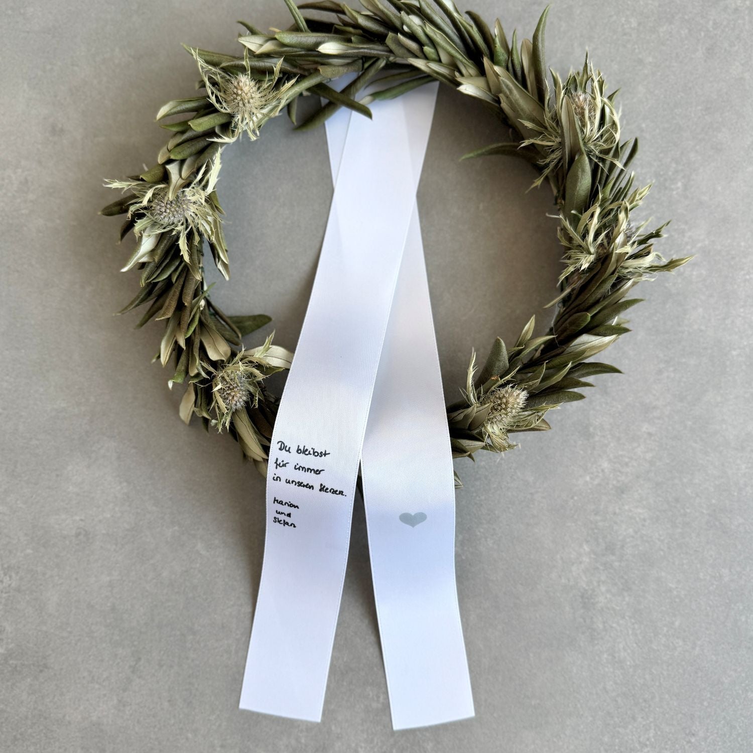 Trauerschleife-mit-Handschrift