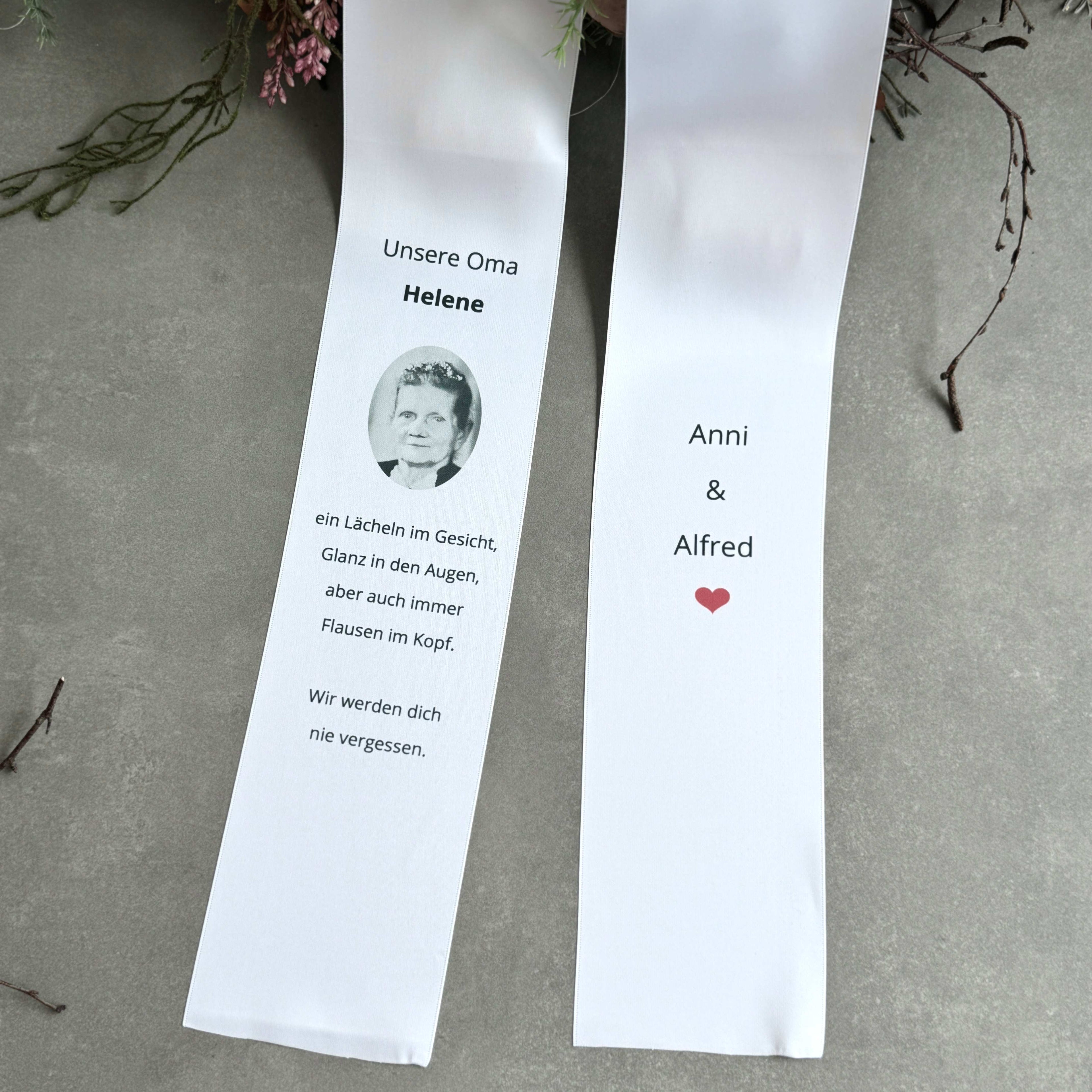 Trauerschleife mit Foto – personalisiert