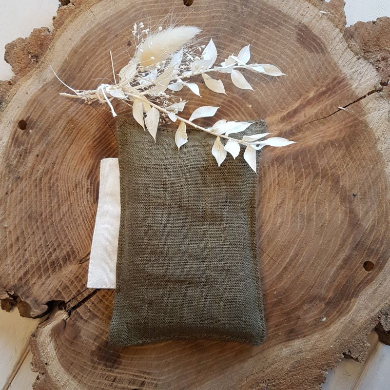 olivgrüner Handwärmer aus Leinen