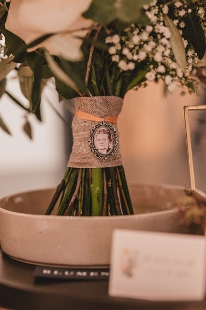 Verstorbene bei der Hochzeit gedenken: liebevolle Ideen für einen besonderen Platz