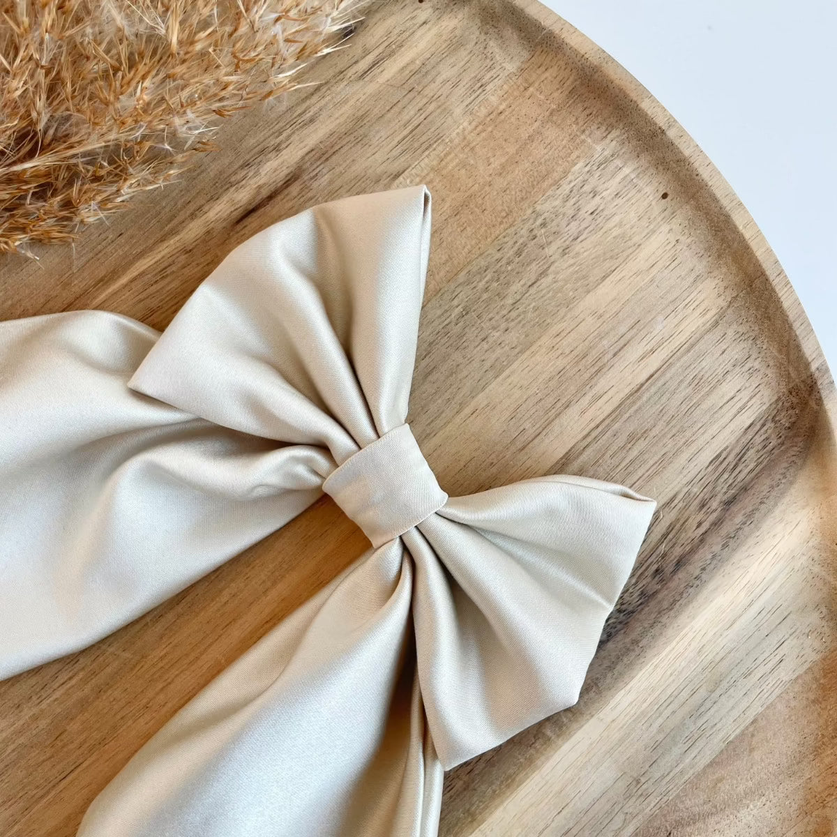 hair bow for the bride | champagne