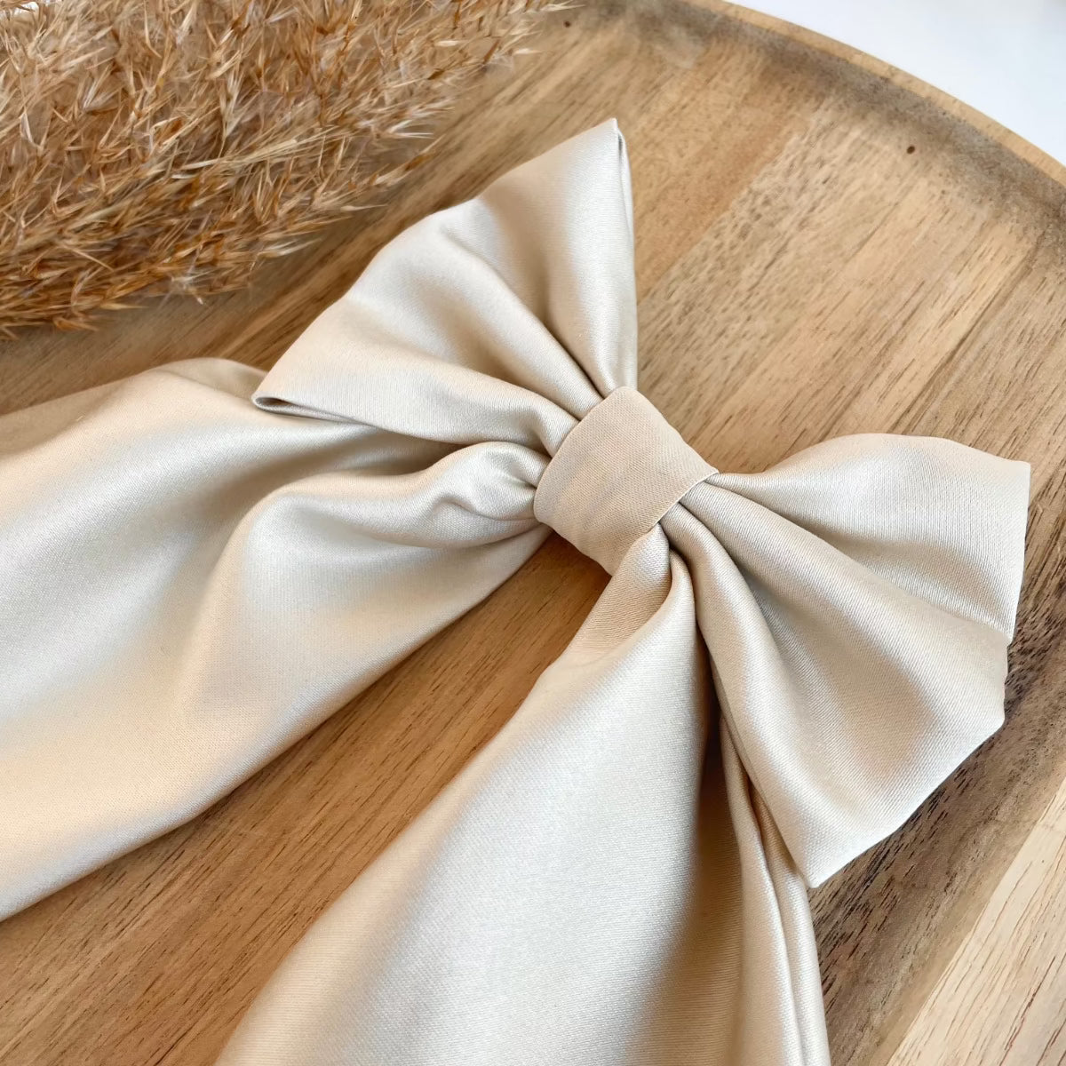 hair bow for the bride | champagne