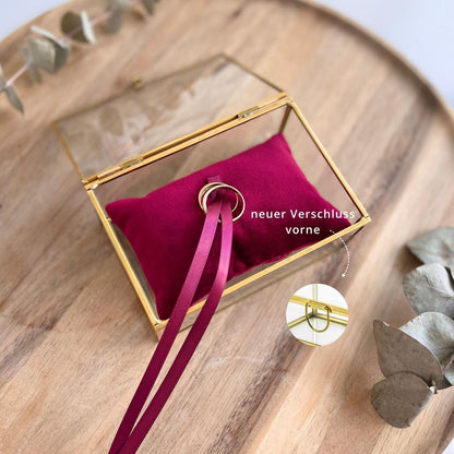 Ring box with ruby ​​red cushion
