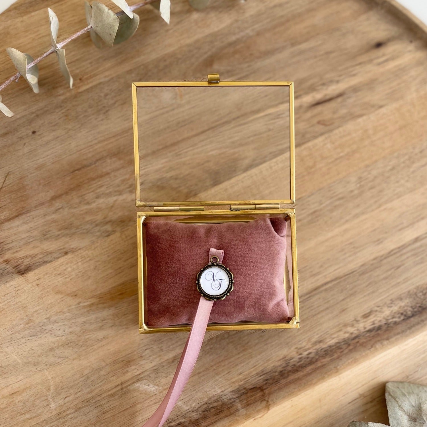 Ring box with dusky pink cushion