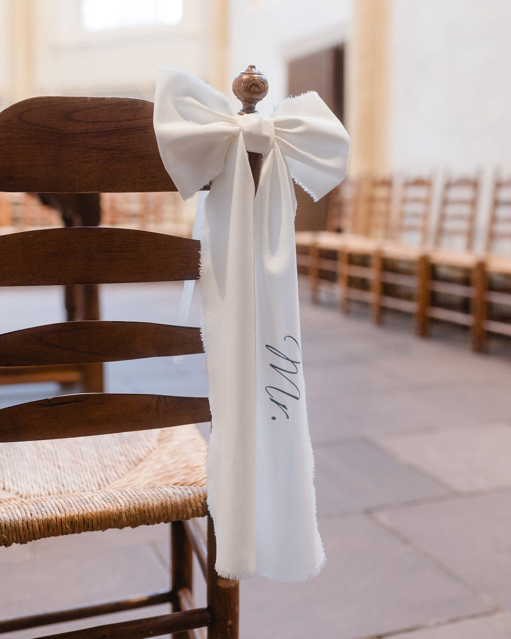 Stuhlschleife-Hochzeit-Braeutigam