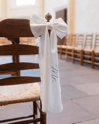 Stuhlschleife-Hochzeit-Braeutigam