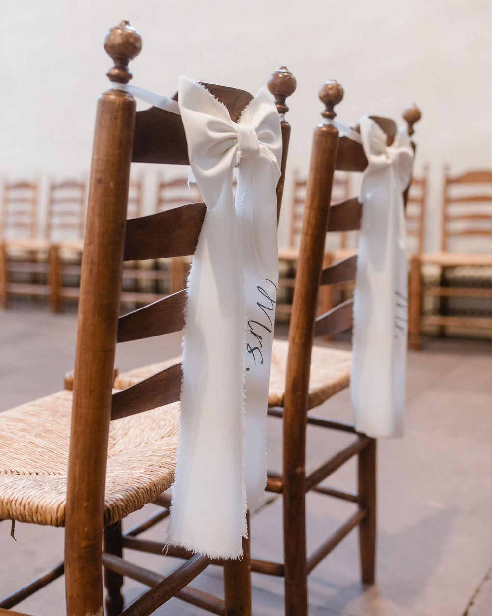 Stuhlschleife-Kirche-Brautpaar