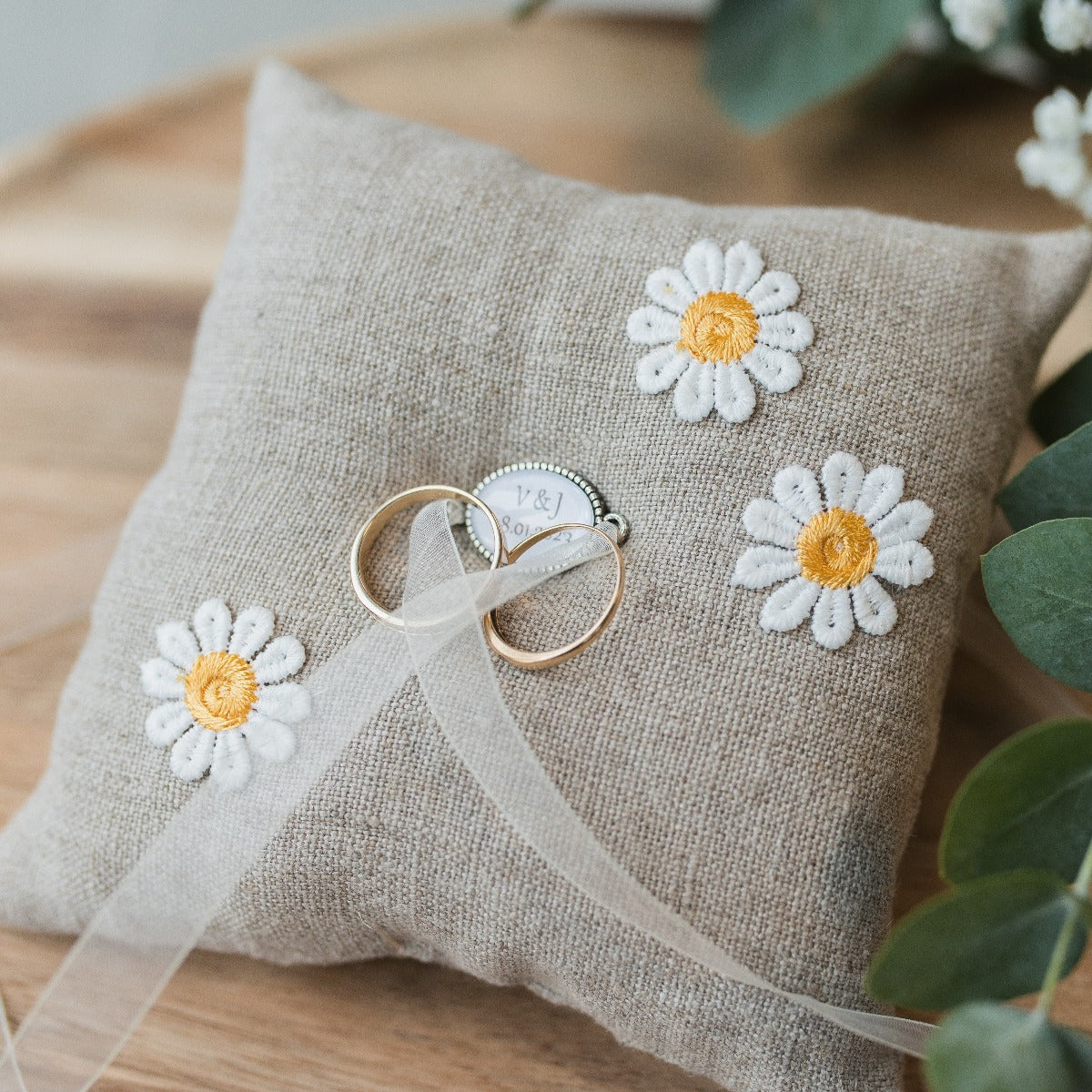 Ringkissen Gänseblümchen personalisiert