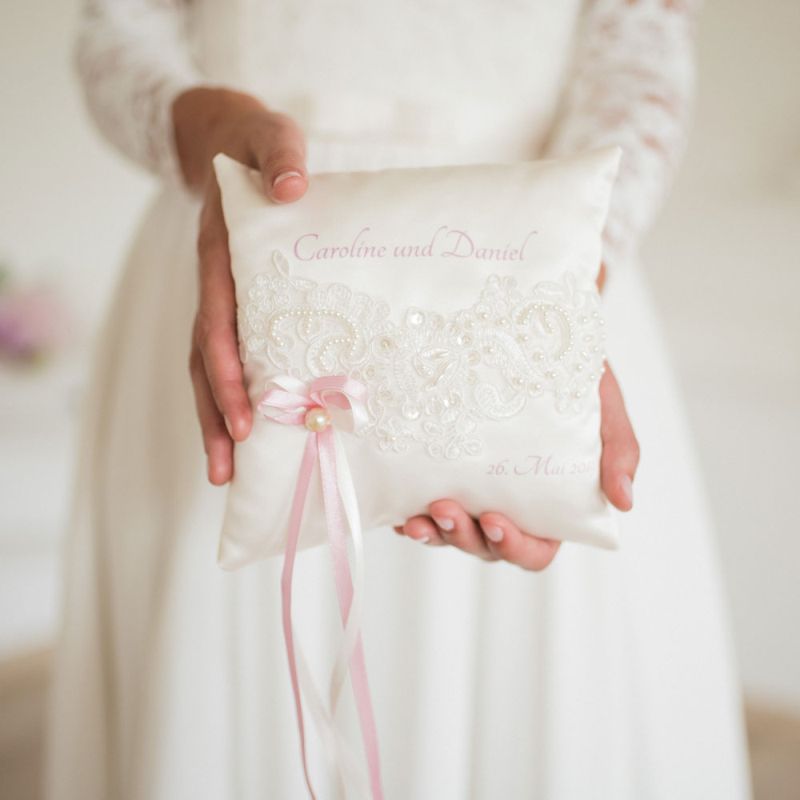 Ringkissen mit Spitze Hochzeit