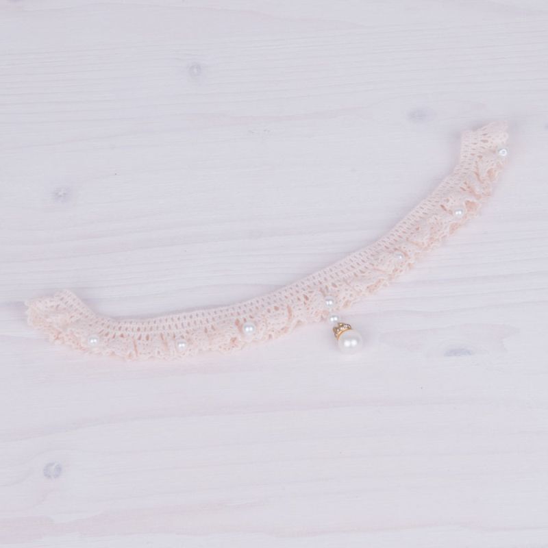 Zartes Strumpfband in Rosa im minimalistischen Design zur Hochzeit.